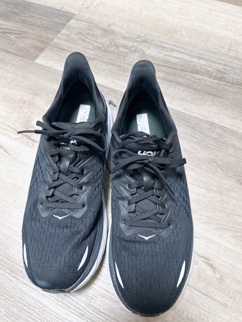 Men’s HOKA Clifton 8 black and white sneakers size 11D - Picture 2 of 6